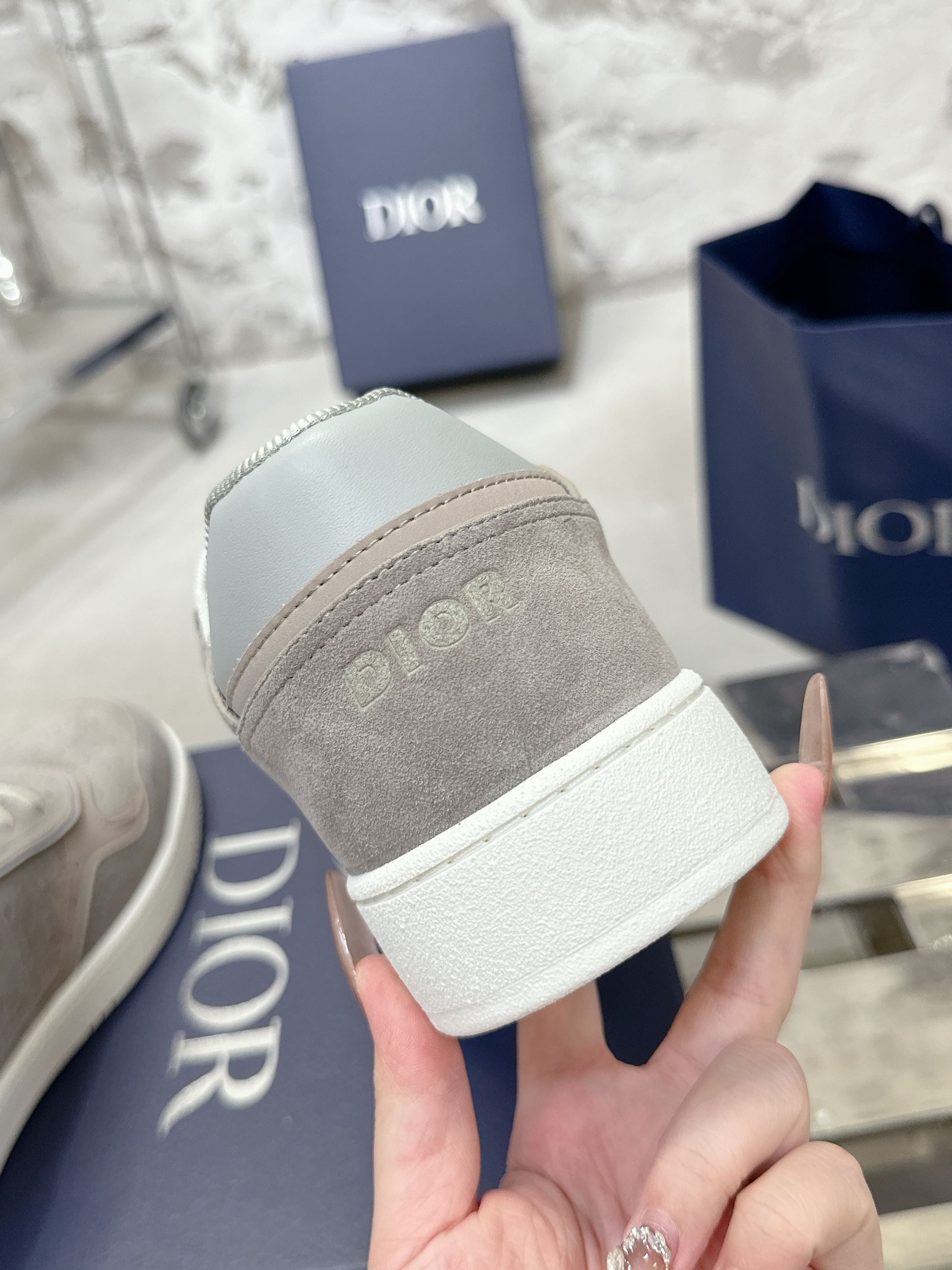 DIOR 25S B27 UPTOWN LOW-TOP SNEAKERS IN GREY CALFSKIN STYLE 6