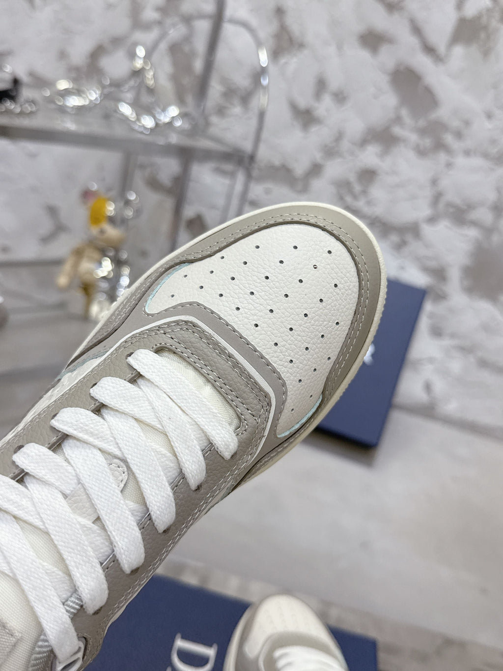 DIOR 25S B27 UPTOWN LOW-TOP SNEAKERS IN GREY MIX CREAM WHITE CALFSKIN STYLE 4