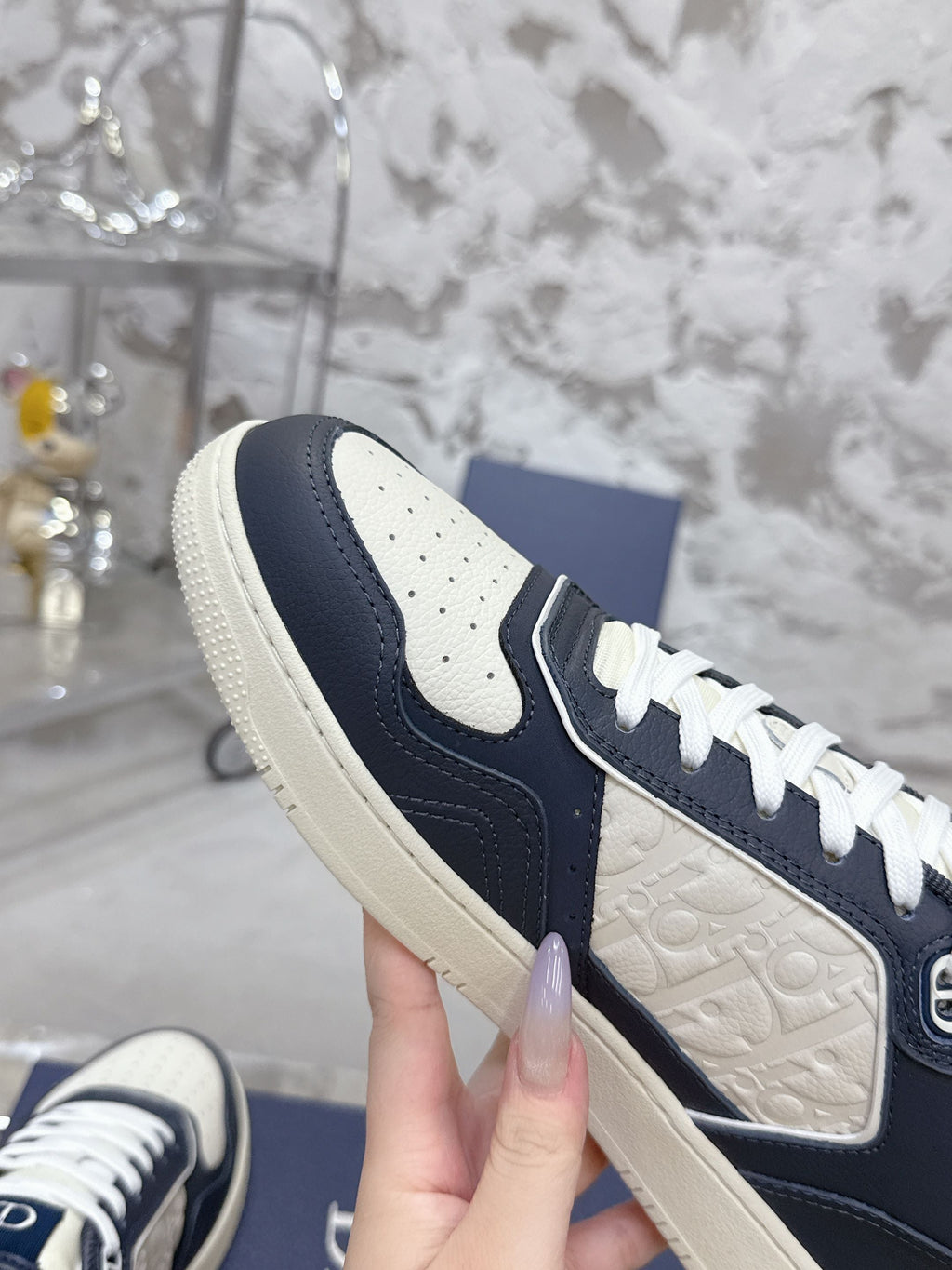 DIOR 25S B27 UPTOWN LOW-TOP SNEAKERS IN DARK BLUE MIX CREAM WHITE CALFSKIN STYLE 3