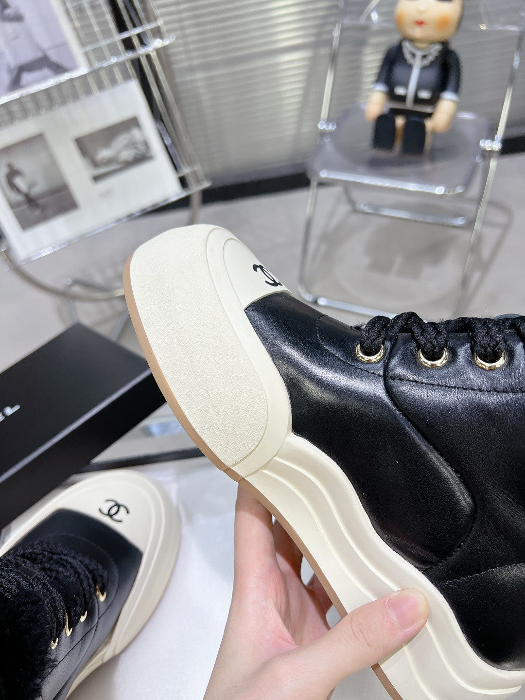 MARTIN BOOTS IN BLACK CALFSKIN AND LAMB FUR LINING