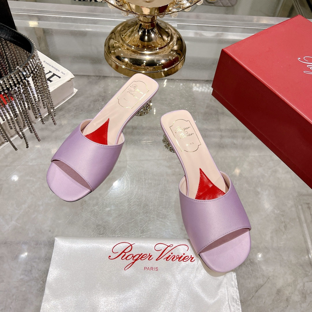 CRYSTAL HEEL MULE IN LIGHT PURPLE SILK