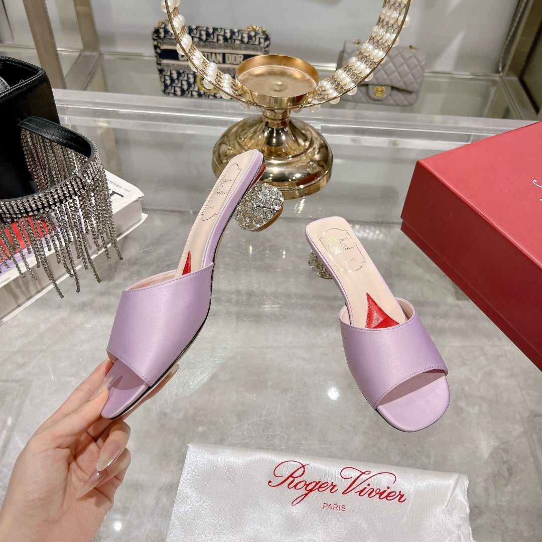 CRYSTAL HEEL MULE IN LIGHT PURPLE SILK
