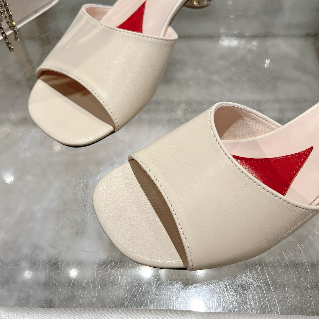 CRYSTAL HEEL MULE IN WHITE CALFSKIN
