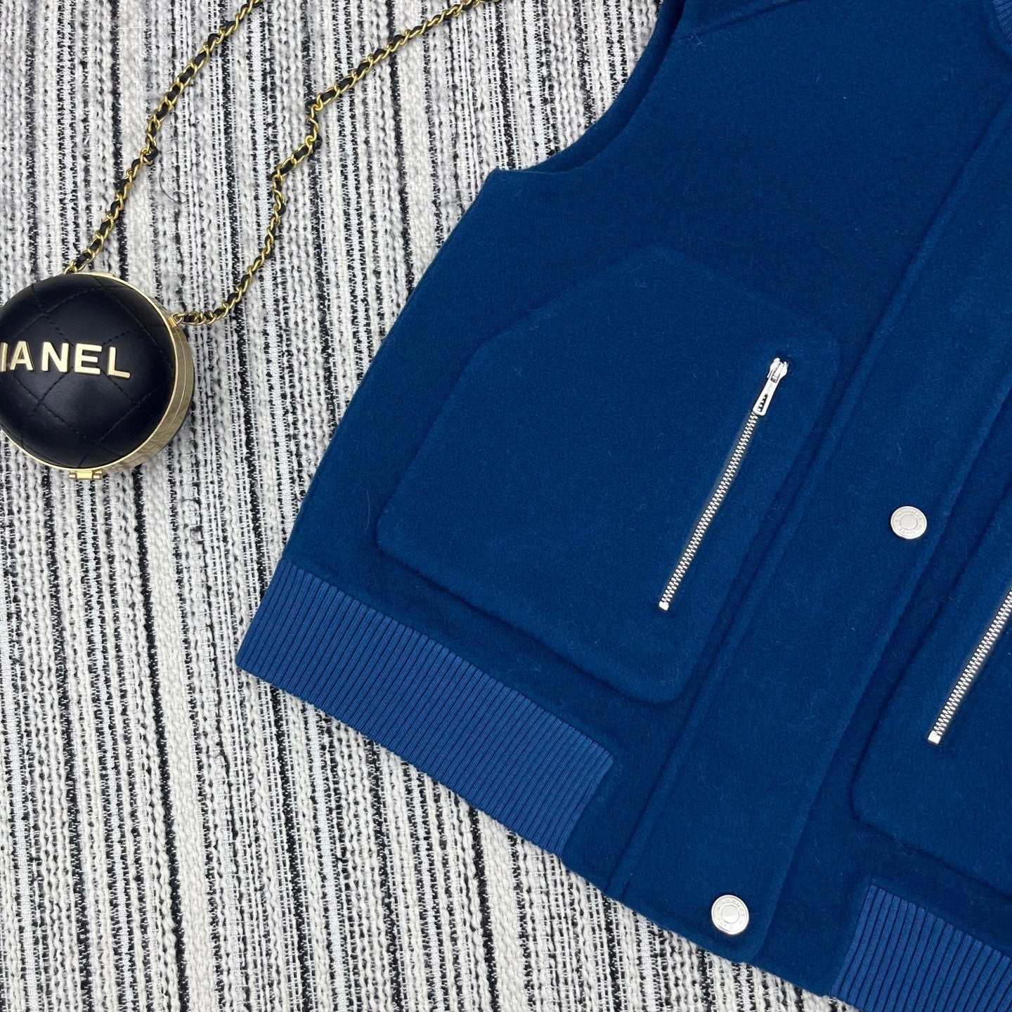 HERMES 25S SLEEVELESS JACKET 305