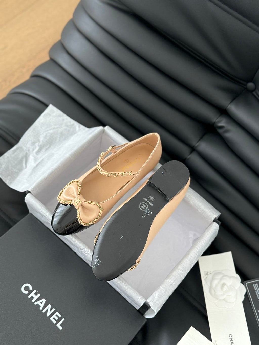 CC BALLET FLATS IN SEPIA BEIGE LAMBSKIN WITH GOLD HARDWARE