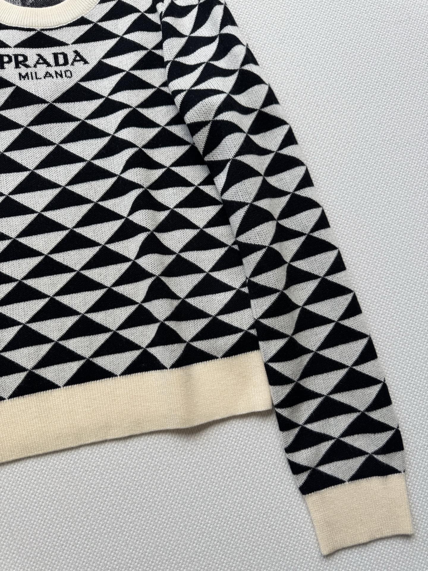 PRADA 25S SWEATER 565