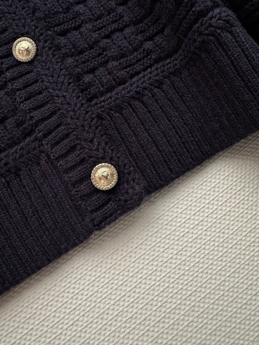 CHANEL 25S KNITTED SWEATER 630