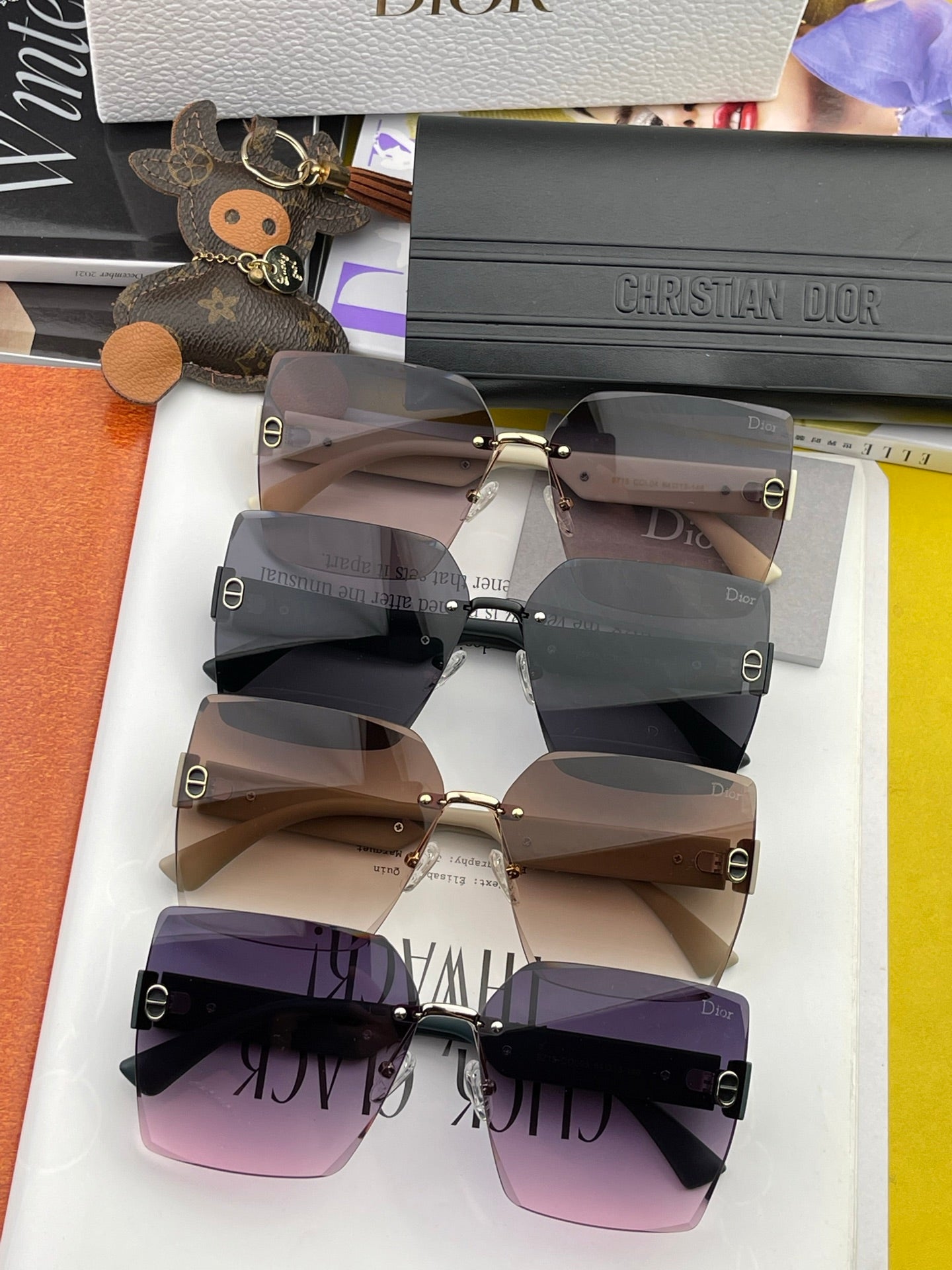 MONTAIGNE SQUARE SUNGLASS CD7159 IN ACETATE