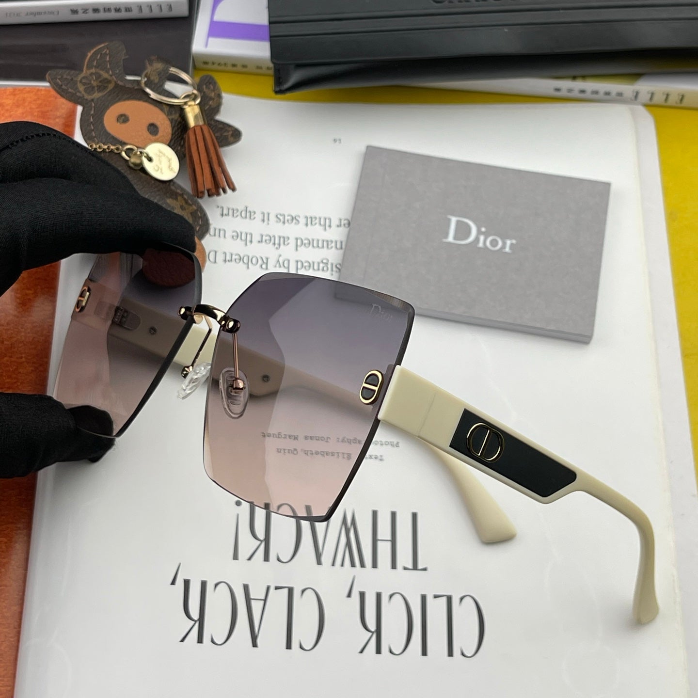 MONTAIGNE SQUARE SUNGLASS CD7159 IN ACETATE