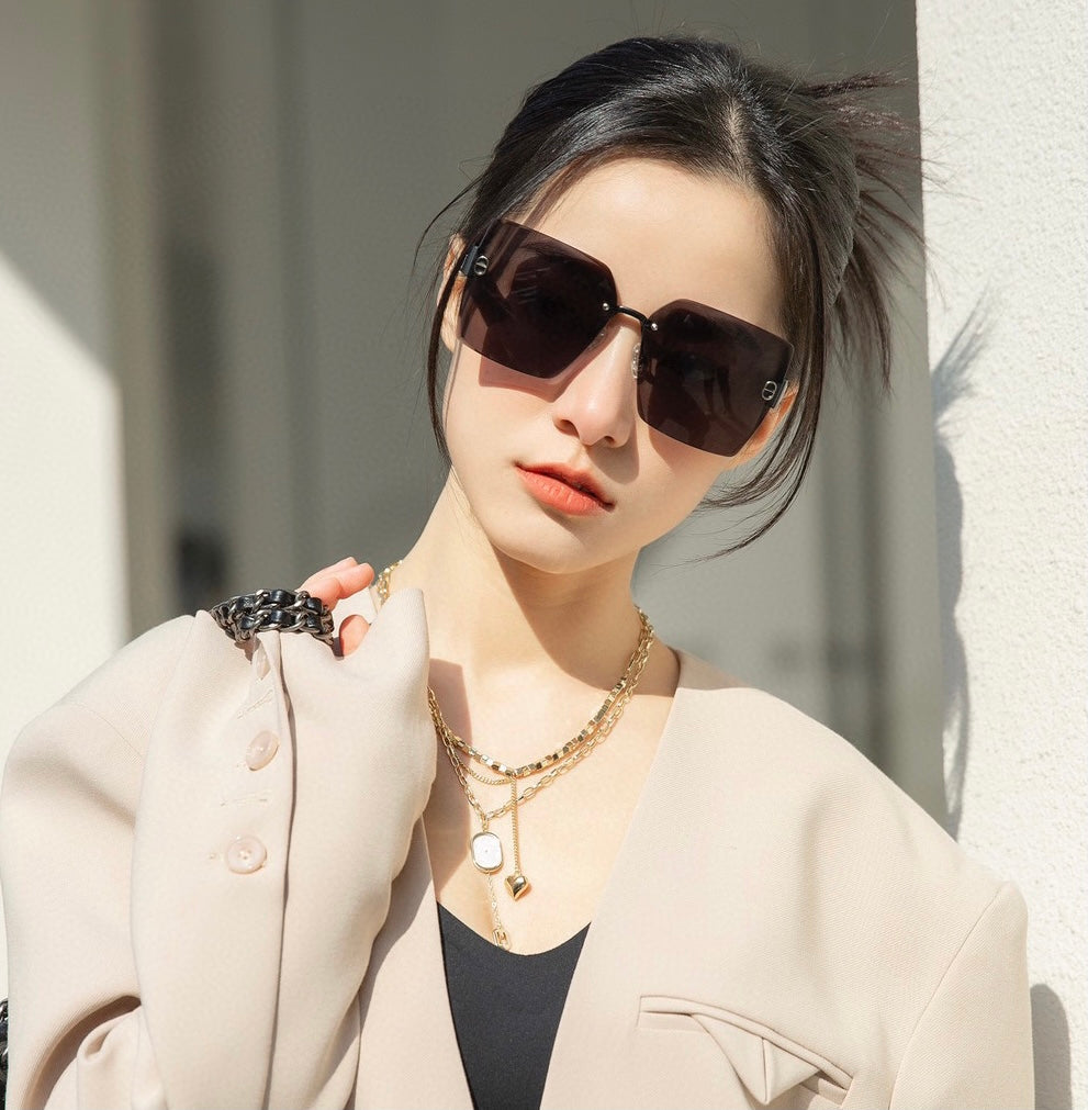 MONTAIGNE SQUARE SUNGLASS CD7159 IN ACETATE