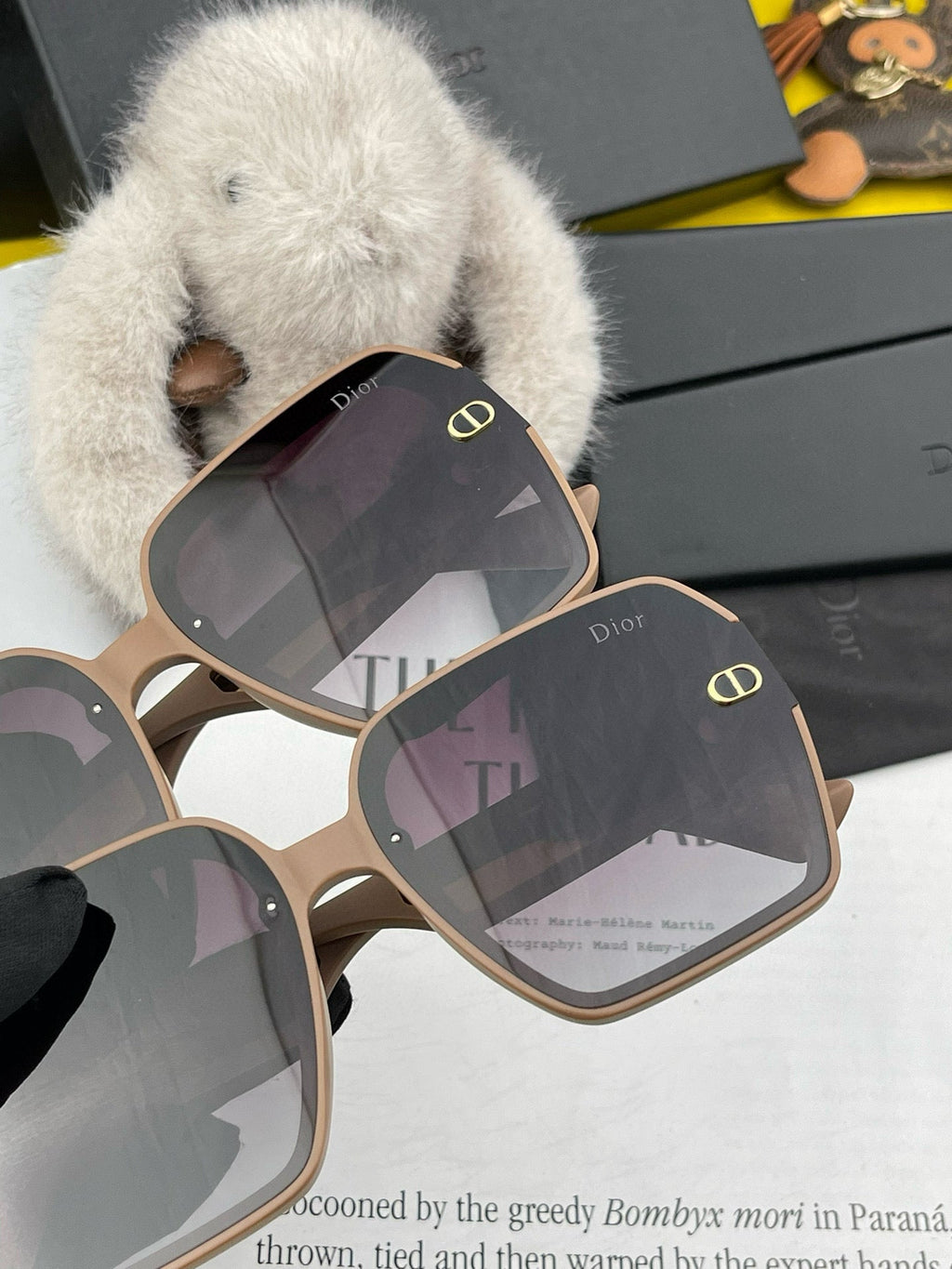 MONTAIGNE SQUARE SUNGLASS D1292 IN LIGHT BROWN ACETATE