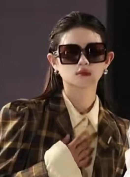 MONTAIGNE SQUARE SUNGLASS D1292 IN LIGHT BROWN ACETATE