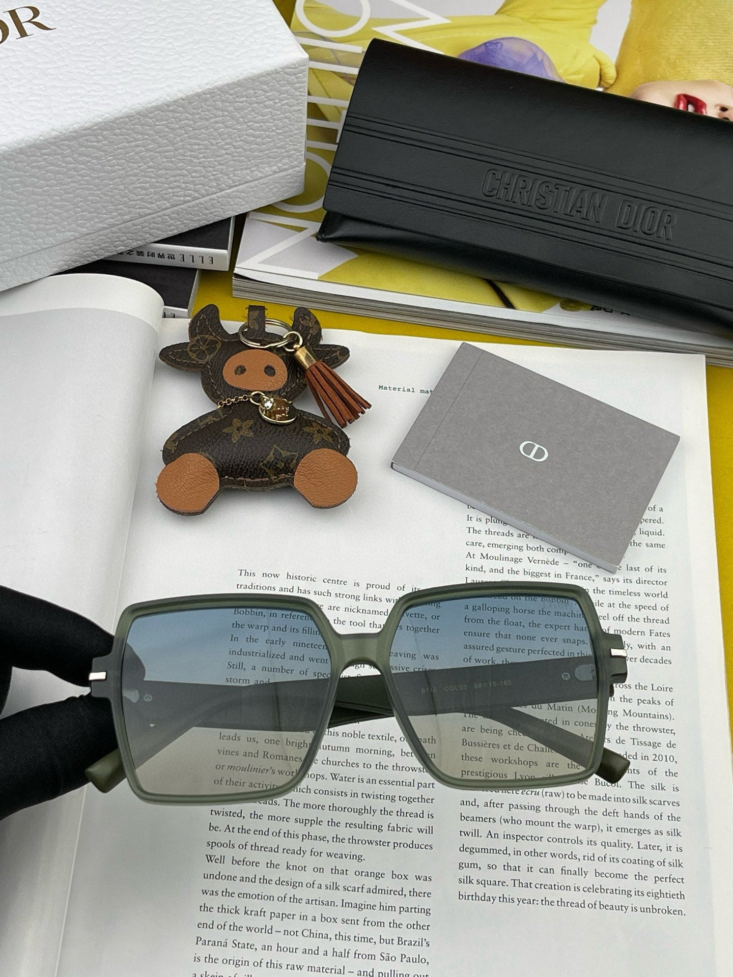 MONTAIGNE SQUARE SUNGLASS CD4780 IN ACETATE