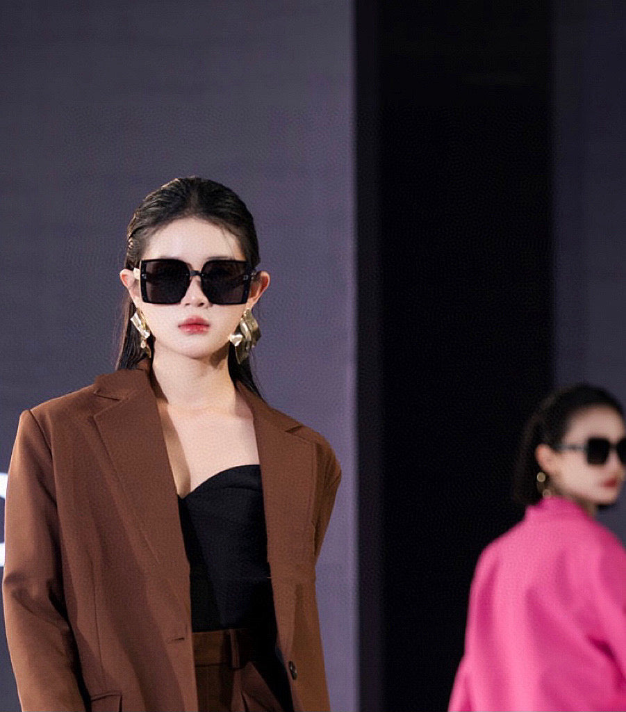 MONTAIGNE SQUARE SUNGLASS D5290 IN ACETATE