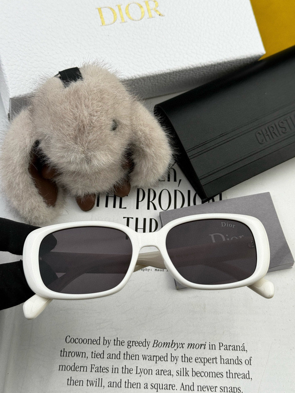 MONTAIGNE SUNGLASS D8106 IN ACETATE