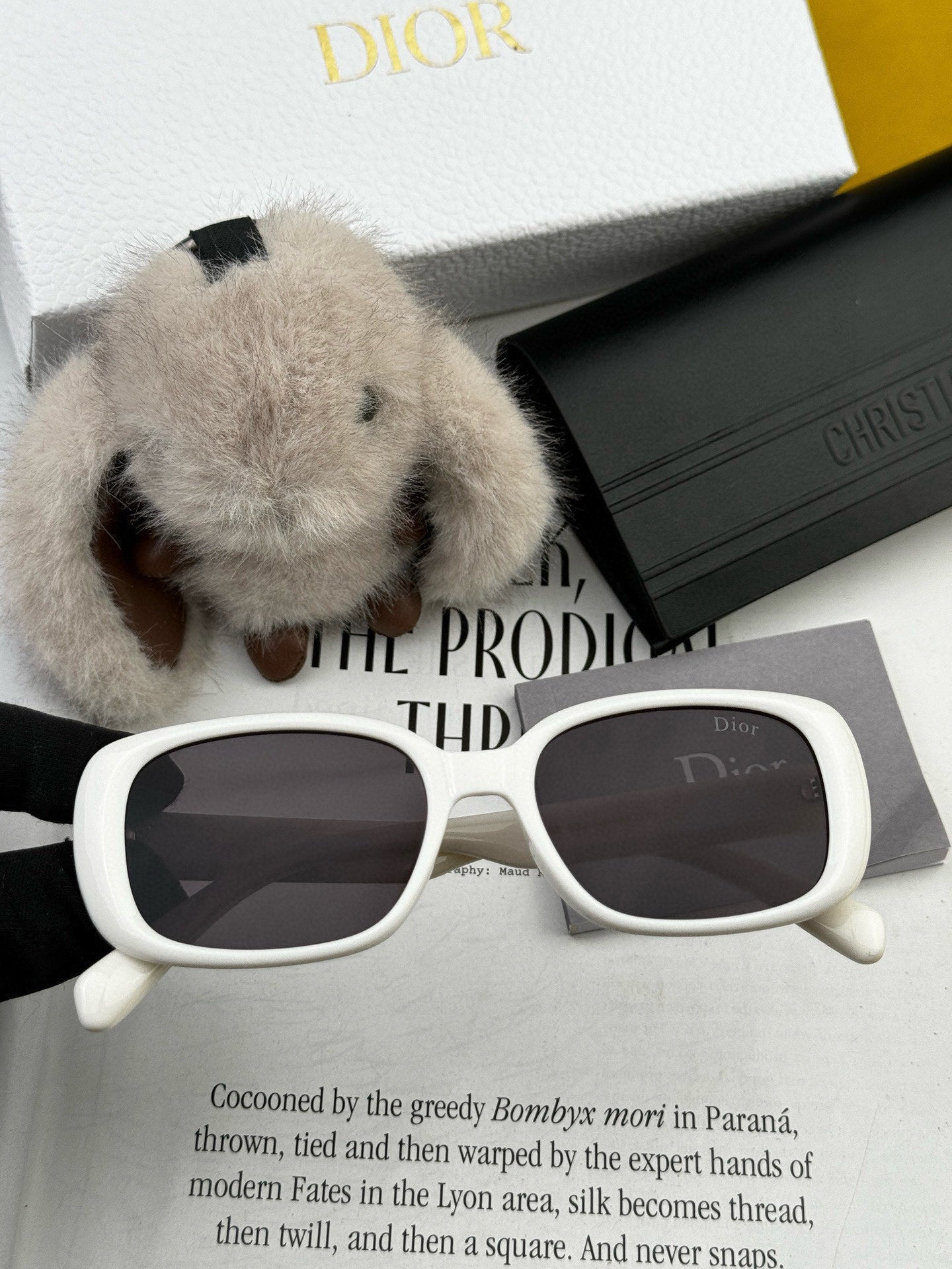 MONTAIGNE SUNGLASS D8106 IN ACETATE