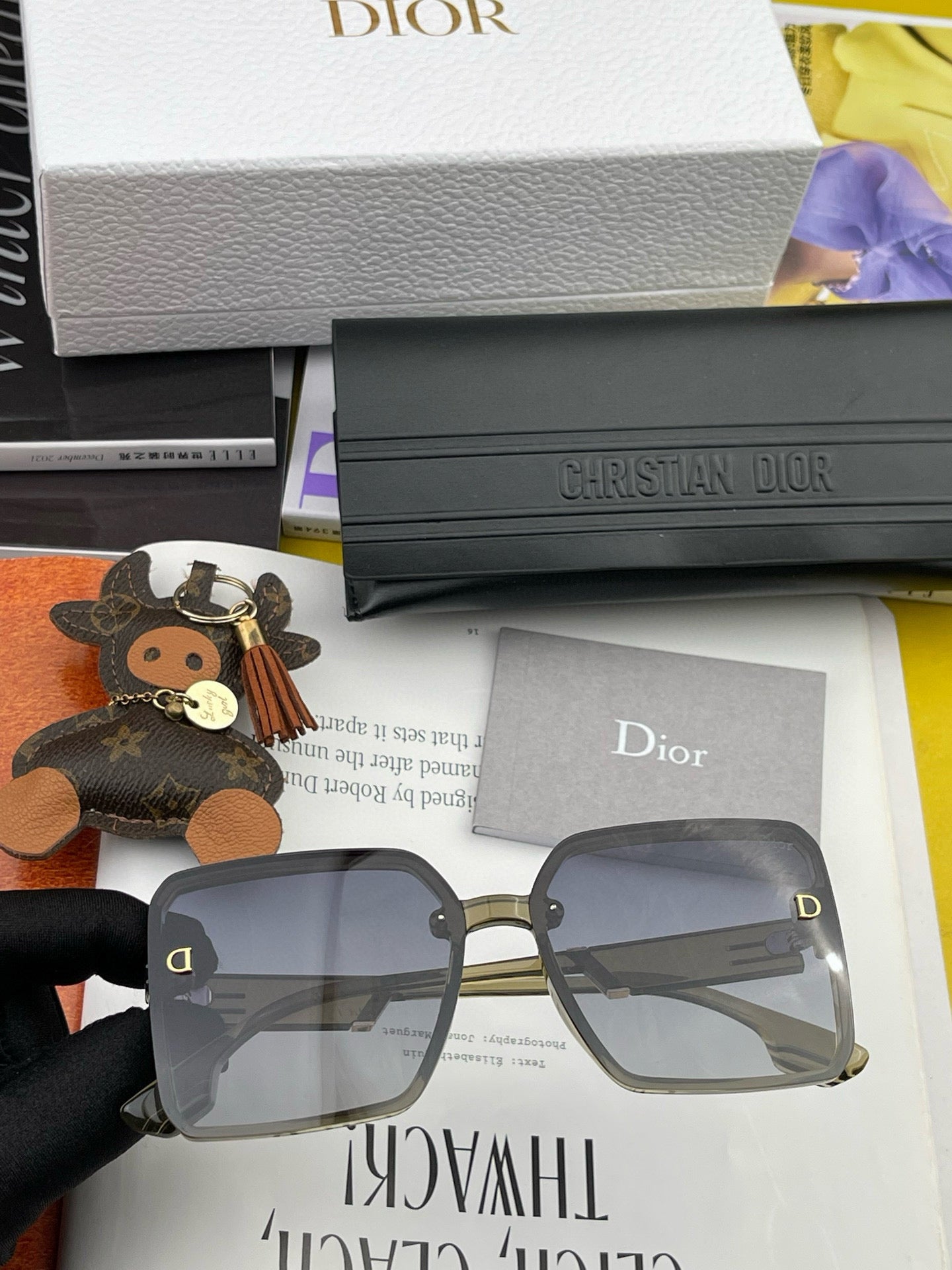 MONTAIGNE SUNGLASS CD2682 IN ACETATE