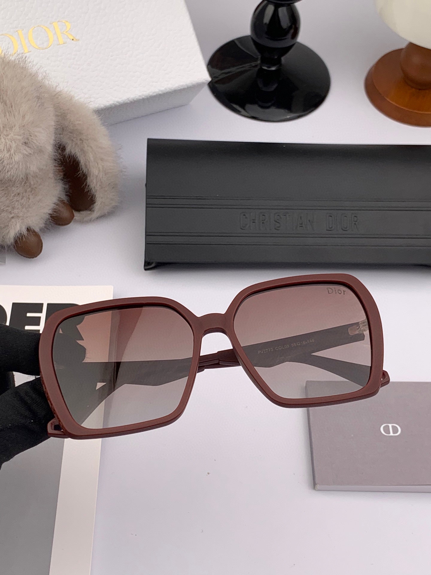 MONTAIGNE SUNGLASS D7732 IN BROWN ACETATE
