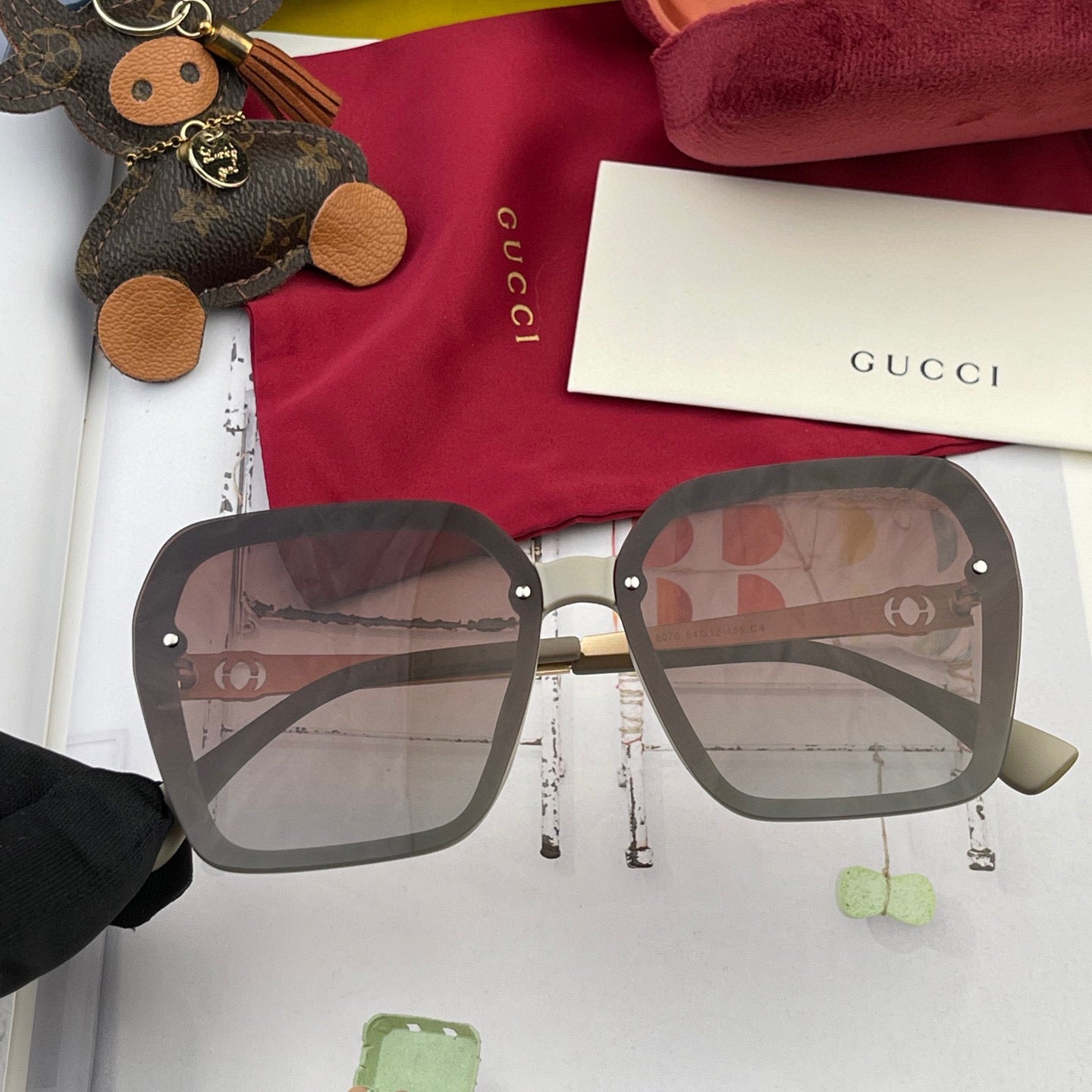 BORDERED SQUARE FRAME SUNGLASSES G0607 IN ACETATE