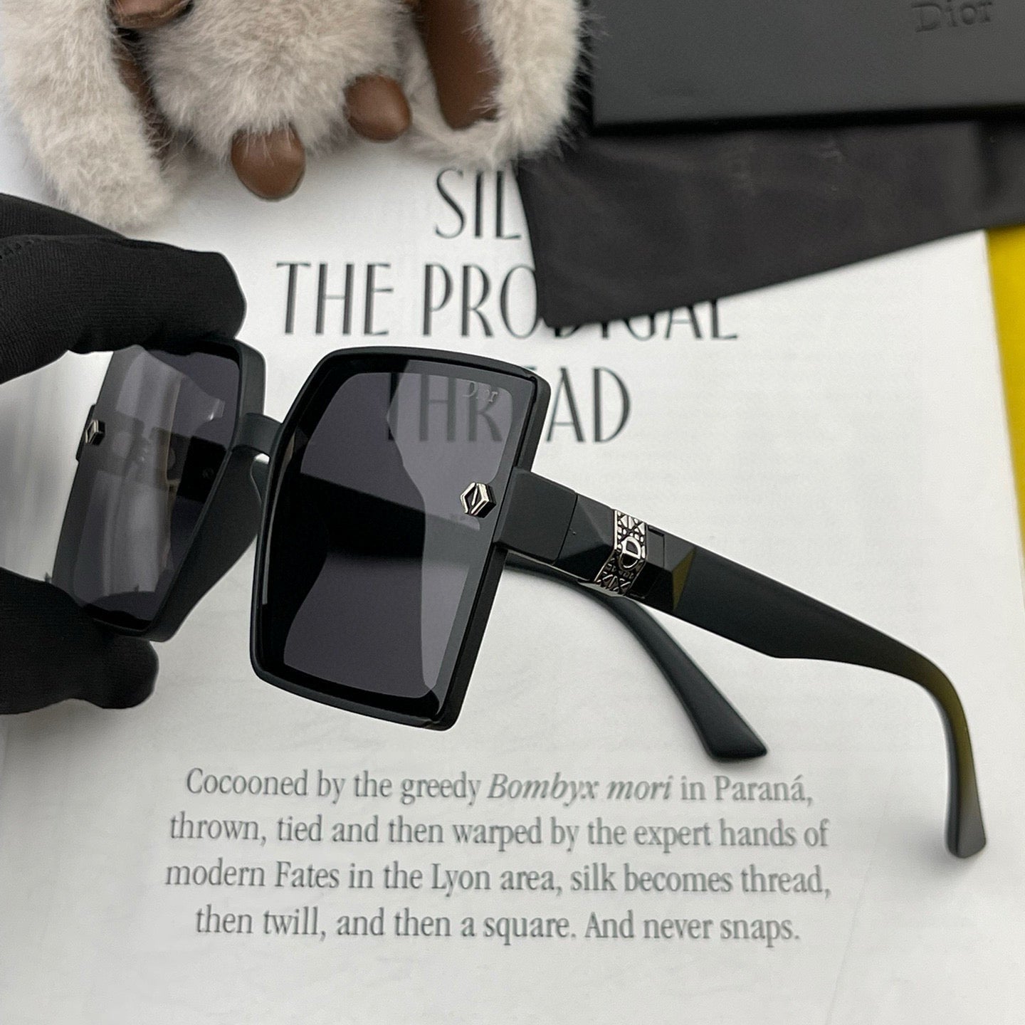 MONTAIGNE SUNGLASS CD9781 IN ACETATE