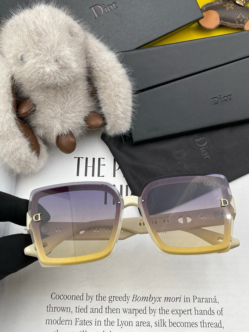 MONTAIGNE SUNGLASS CD2590 IN ACETATE