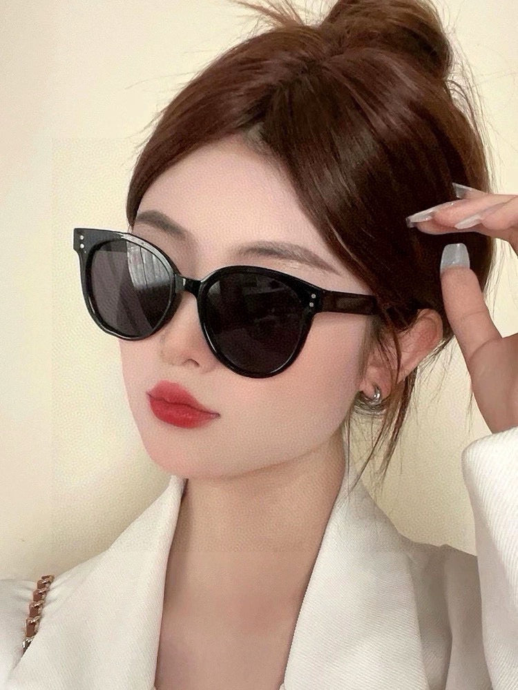 MONTAIGNE SUNGLASS CD5106 IN BLACK ACETATE