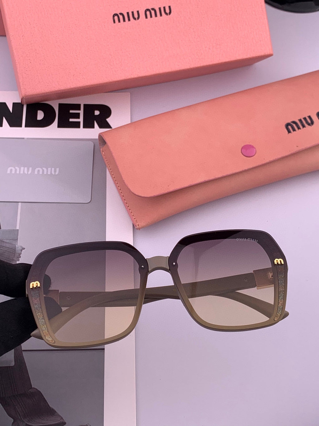 RUNWAY SQUARE SUNGLASSES M4304 IN ACETATE