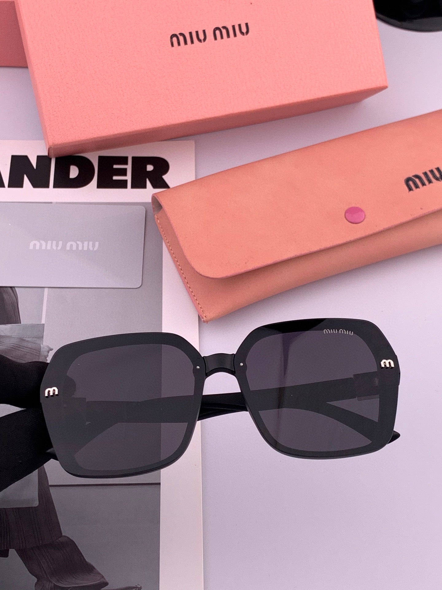 RUNWAY SQUARE SUNGLASSES M4304 IN ACETATE