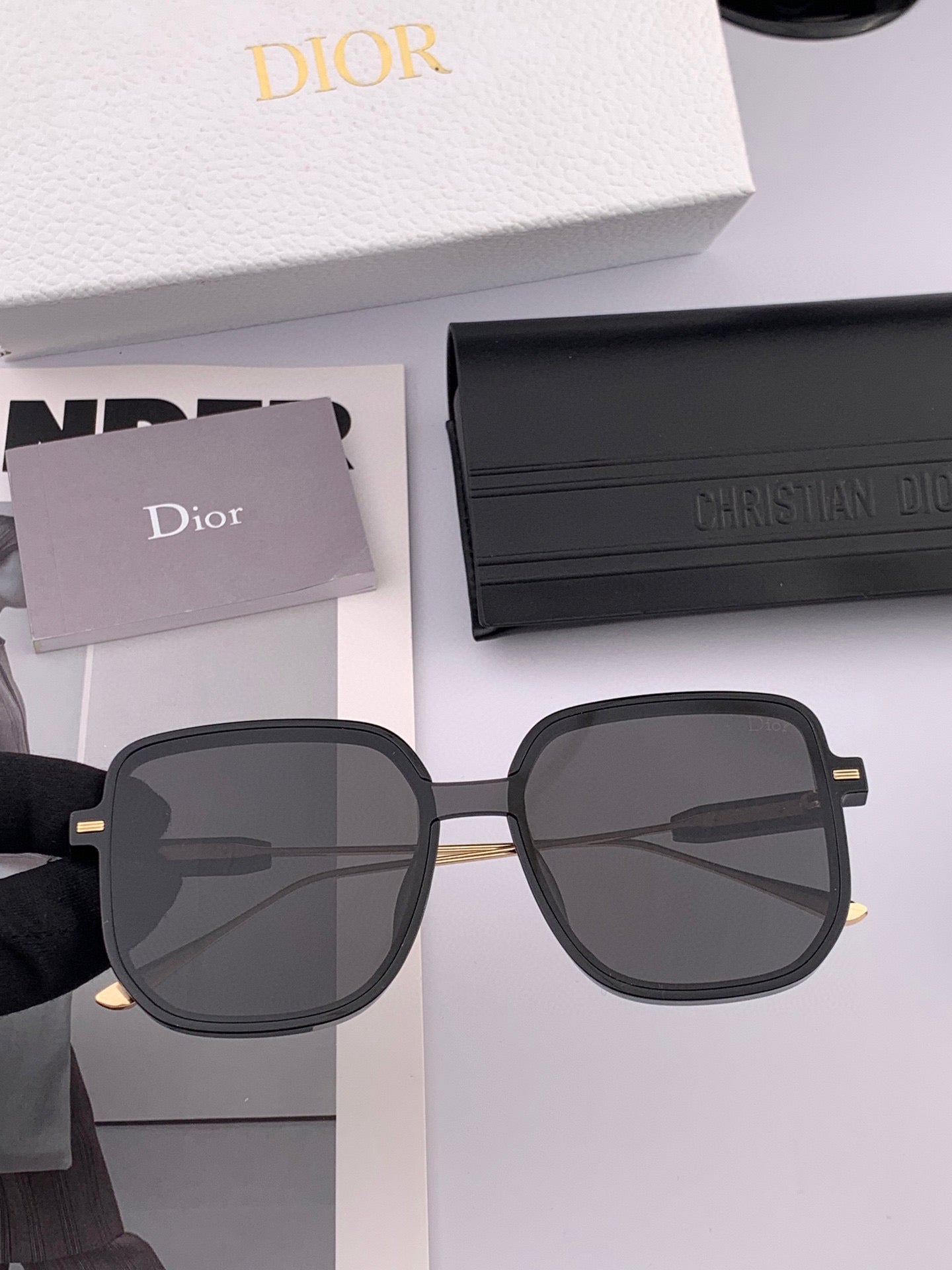 MONTAIGNE SUNGLASS D288 IN METAL