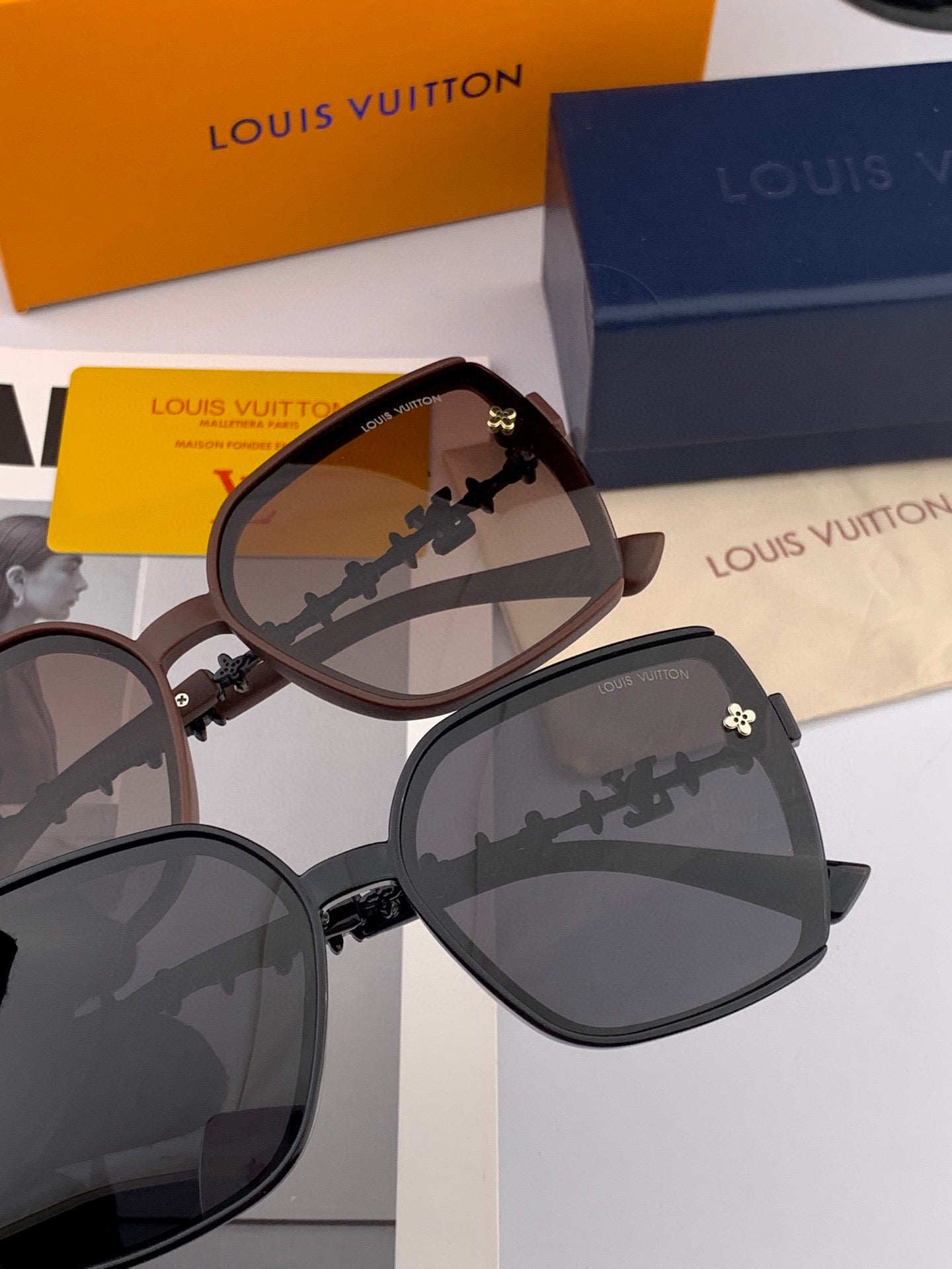 SQUARE SUNGLASSES L3992 IN ACETATE EMBOSSED LOGO