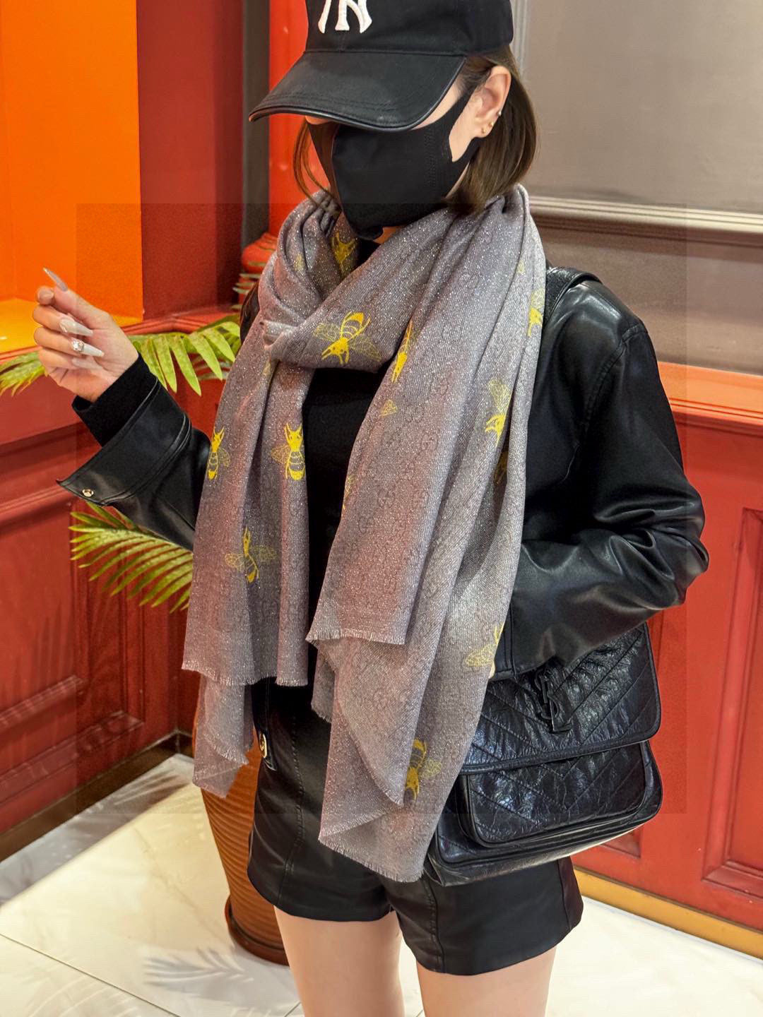 GUCCI 25S SCARF 200 IN CASHMERE SILK 692966