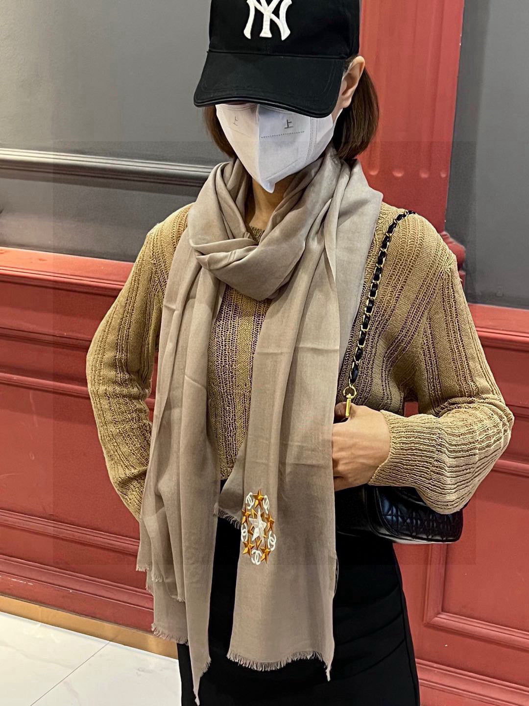 CHANEL 25S SCARF 200 IN CASHMERE WOOL 701967