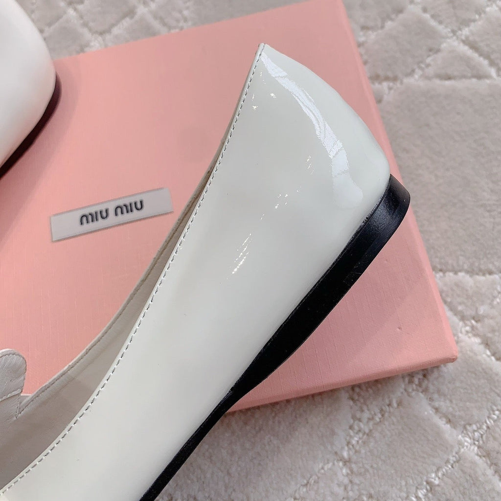 Floral White Loafer Shoes Sheepskin