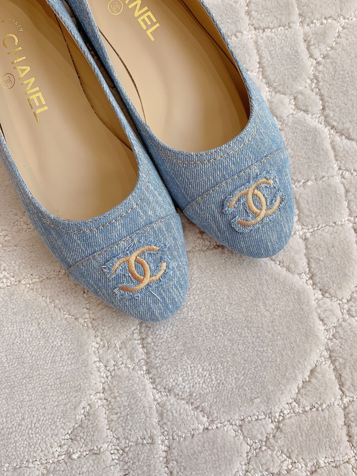 BALLET FLATS IN LIGHT BLUE DENIM