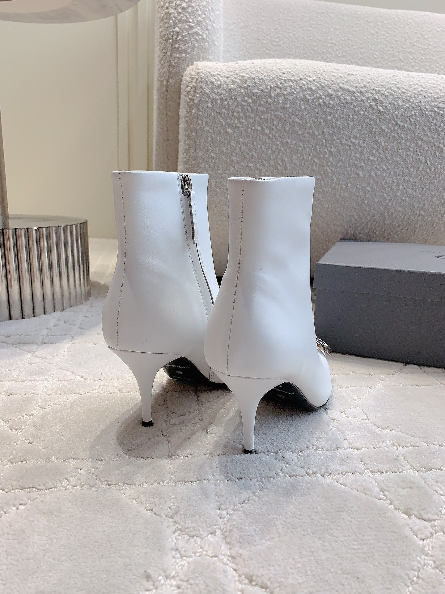 POINTED-TOE HIGH HEEL BOOTS IN WHITE SMOOTH LAMBSKIN