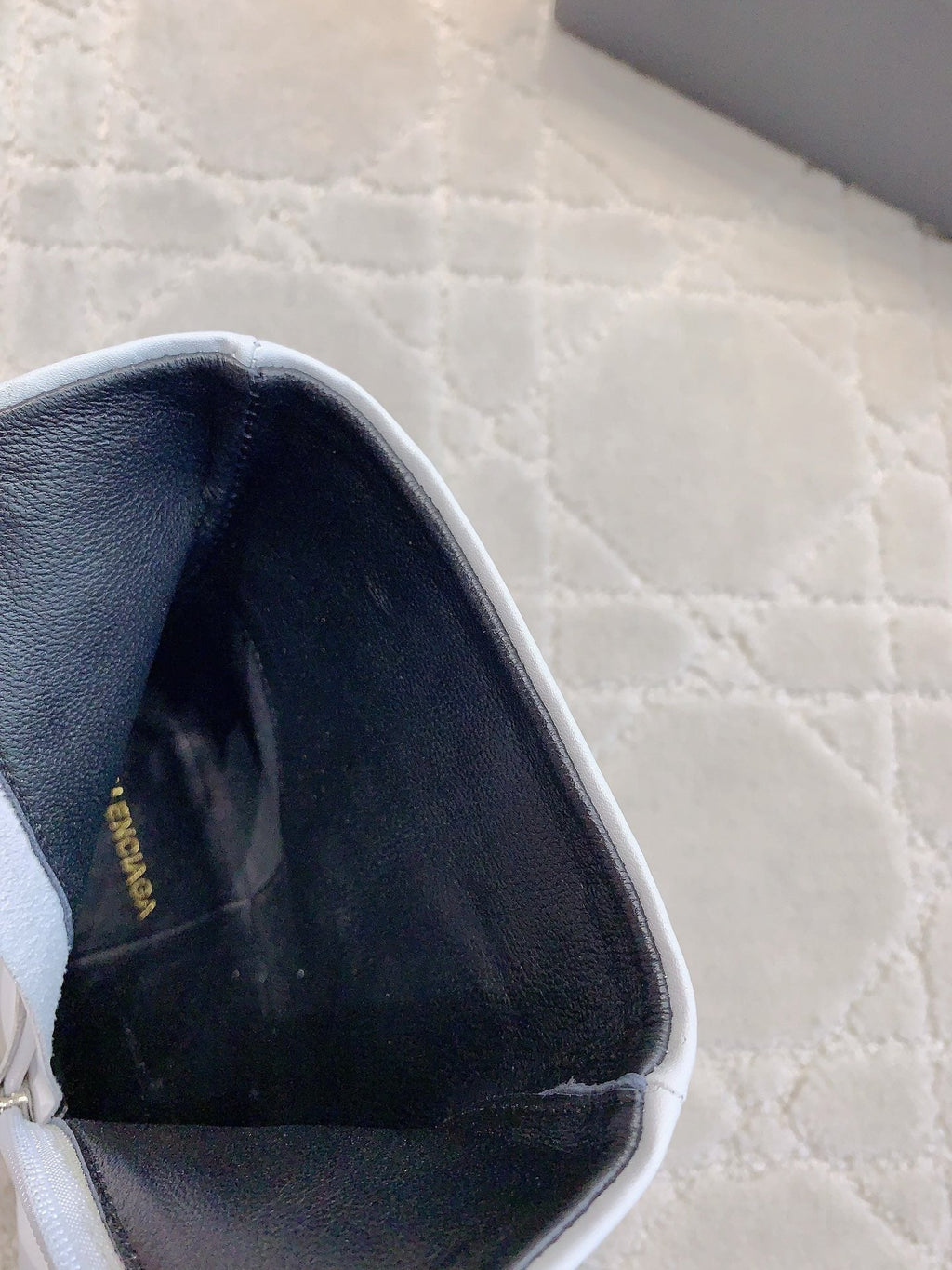 POINTED-TOE HIGH HEEL BOOTS IN WHITE SMOOTH LAMBSKIN