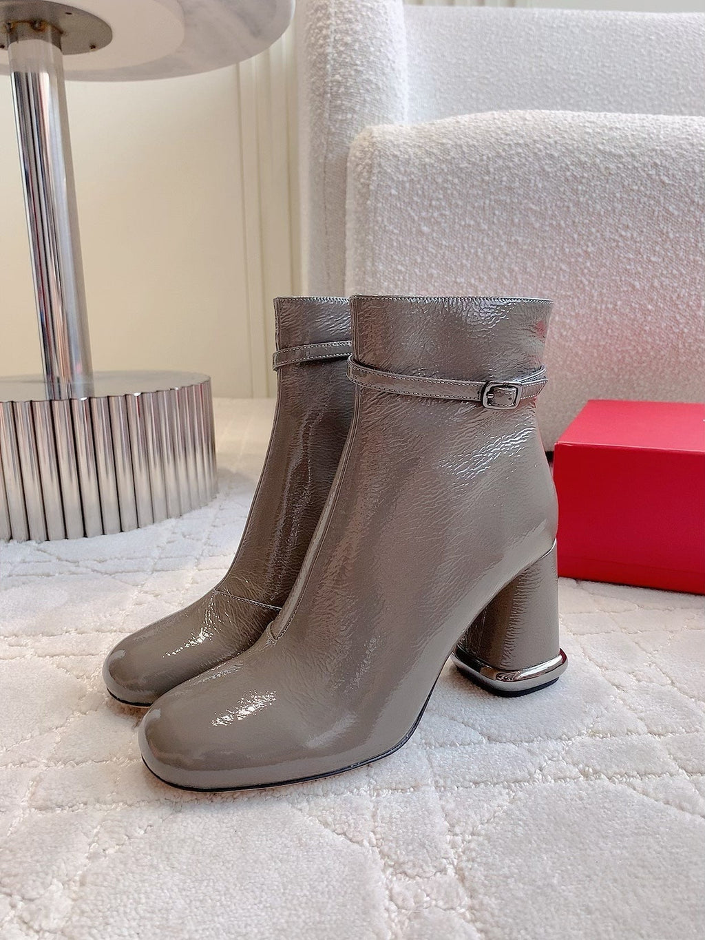 VIV' PODIUM BOOTIES IN GREY GLOSSY LAMBSKIN