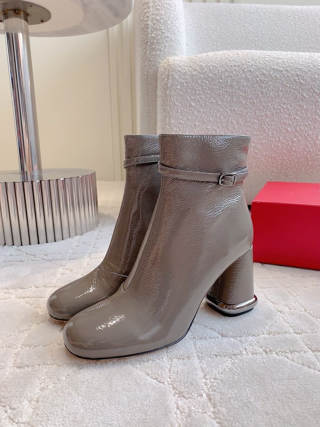 VIV' PODIUM BOOTIES IN GREY GLOSSY LAMBSKIN