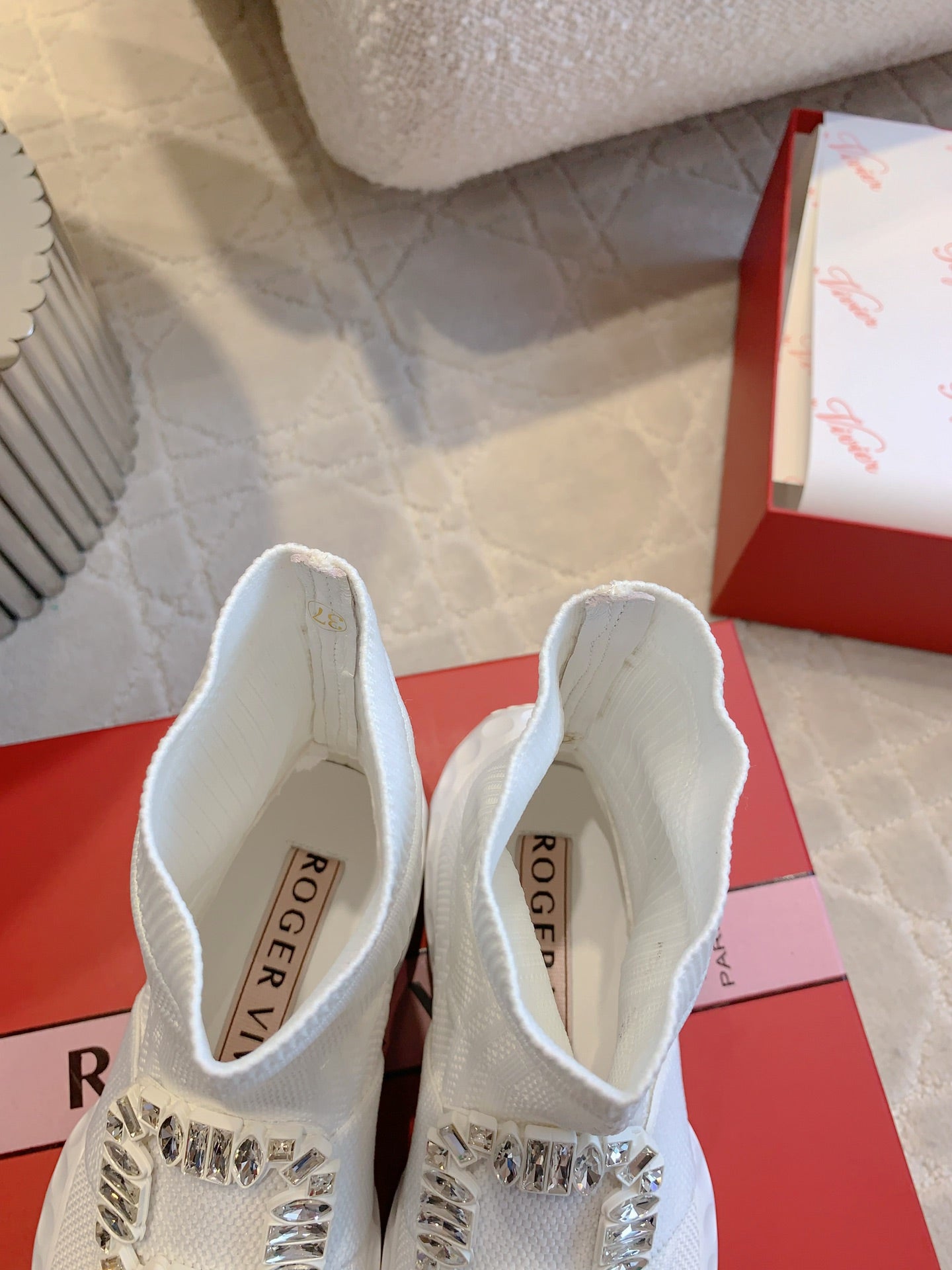 VIV' RUN LIGHT SOCKS ANKLE BOOTS IN WHITE FABRIC STRASS BUCKLE