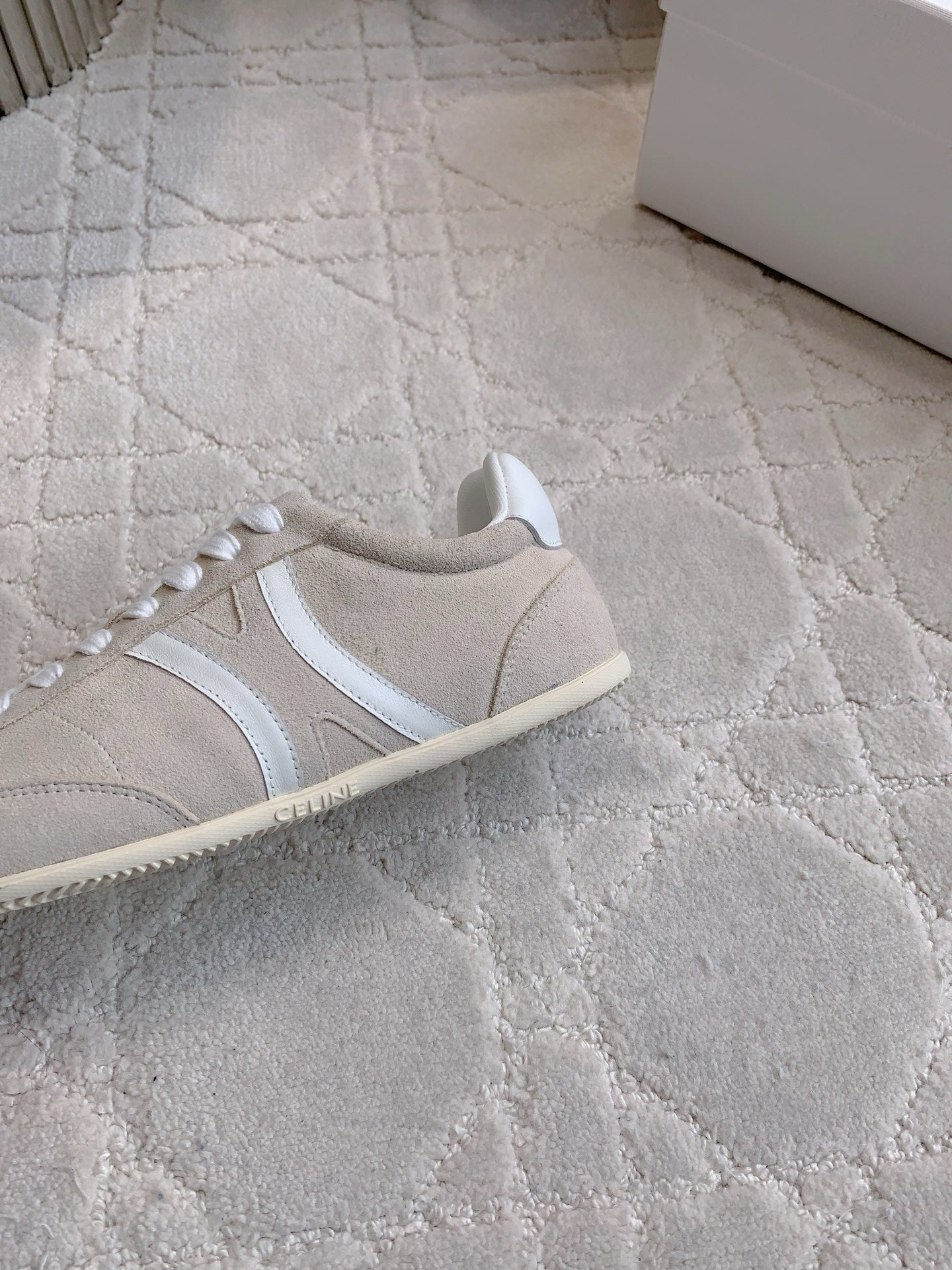 CELINE 25S JOGGER LOW LACE UP SNEAKER IN LIGHT GRAY CALFSKIN AND SUEDE