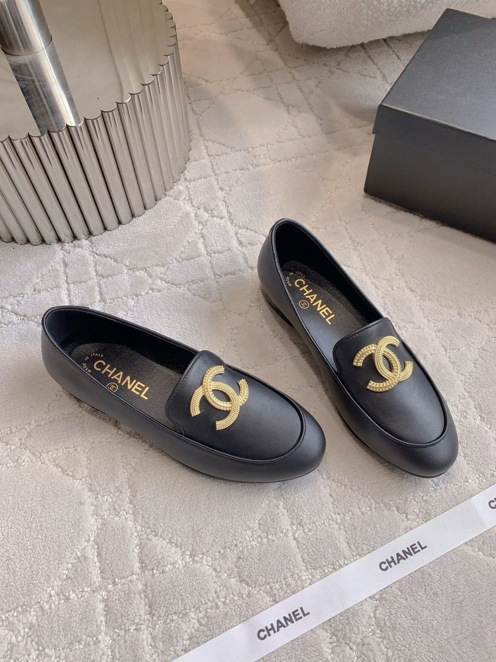 CHANEL 25S LOAFERS WITH LARGE LOGO IN BLACK CALFSKIN GOLD HARDWARE