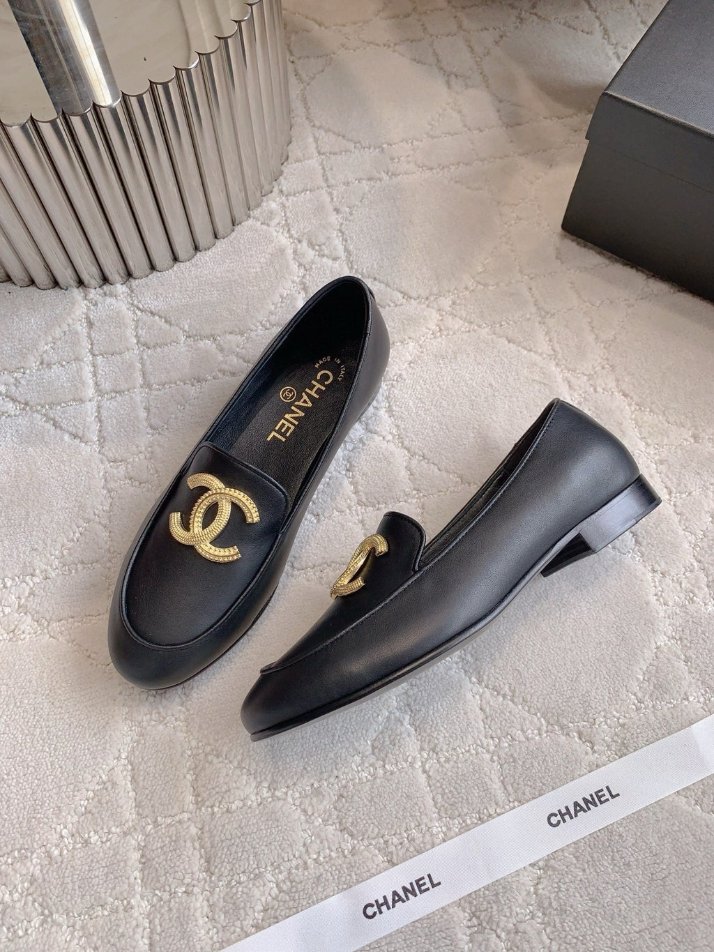 CHANEL 25S LOAFERS WITH LARGE LOGO IN BLACK CALFSKIN GOLD HARDWARE