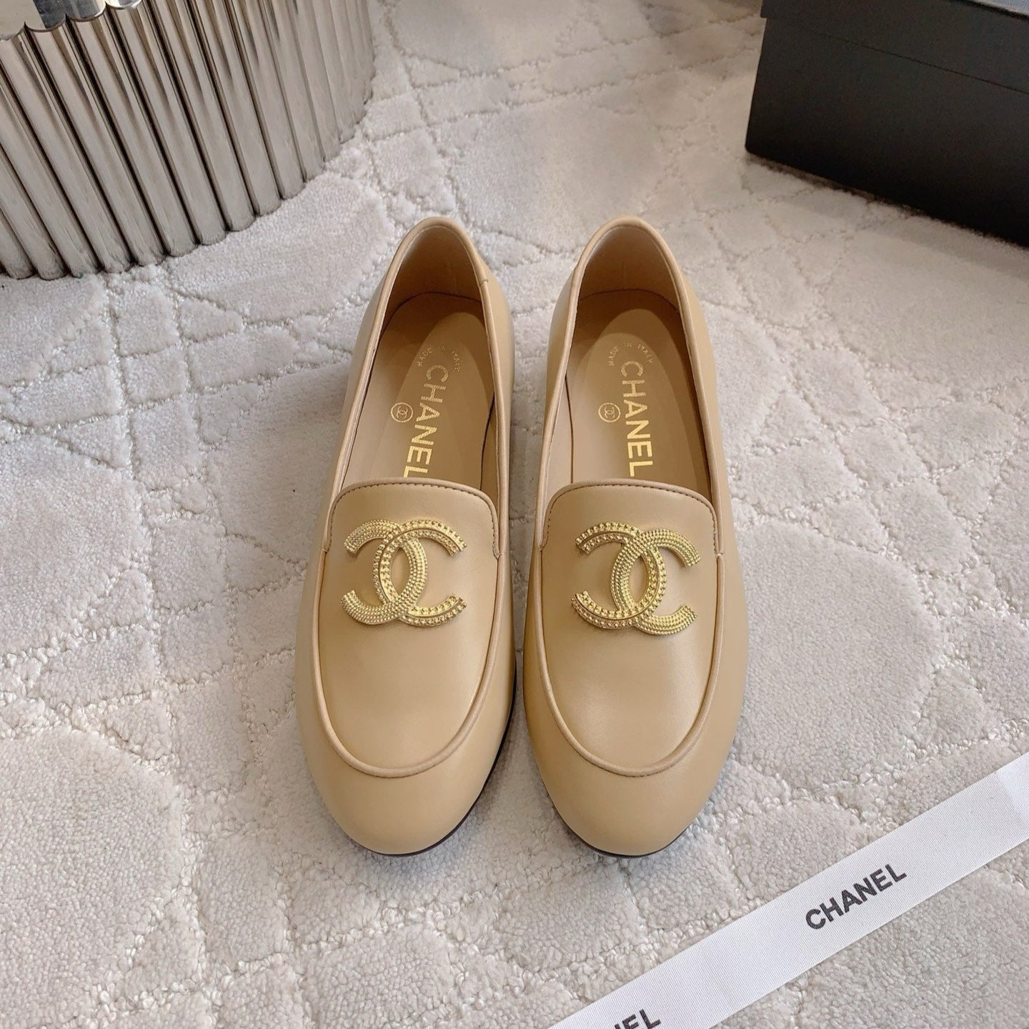 CHANEL 25S LOAFERS WITH LARGE LOGO IN LIGHT CARAMEL CALFSKIN GOLD HARDWARE