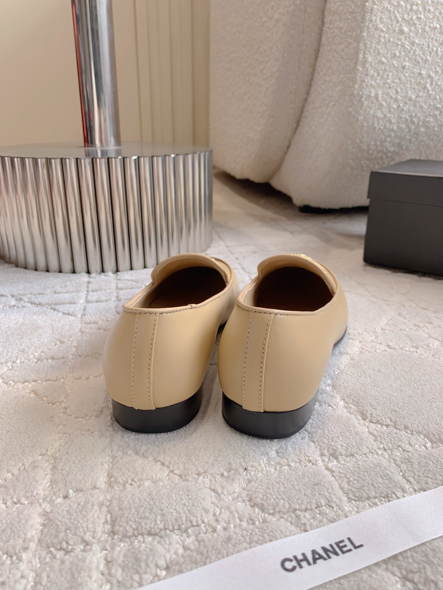 CHANEL 25S LOAFERS WITH LARGE LOGO IN LIGHT CARAMEL CALFSKIN GOLD HARDWARE