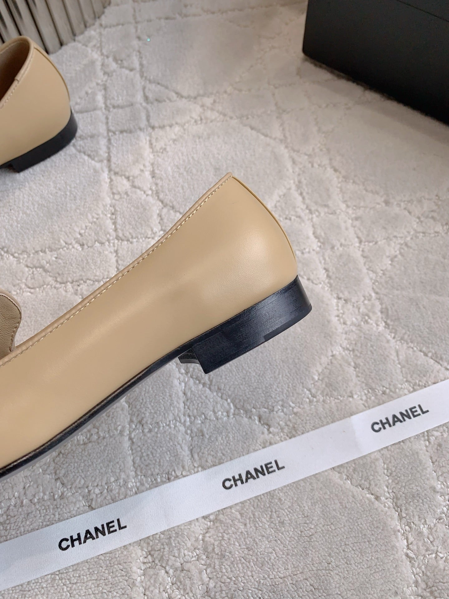 CHANEL 25S LOAFERS WITH LARGE LOGO IN LIGHT CARAMEL CALFSKIN GOLD HARDWARE