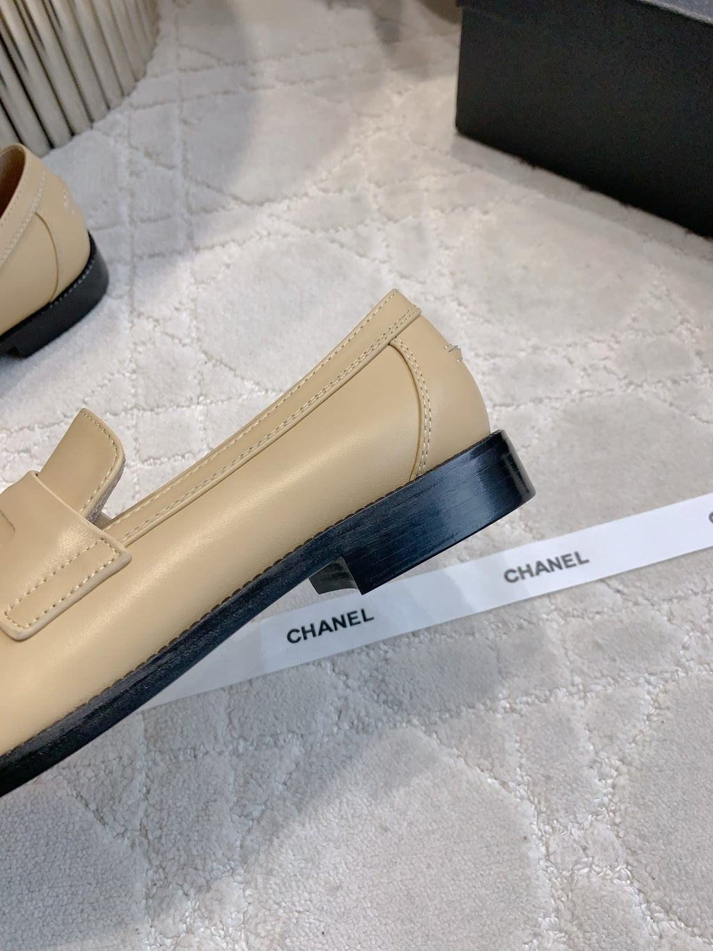 CHANEL 25S MOCCASINS IN BEIGE CALFSKIN GOLD HARDWARE