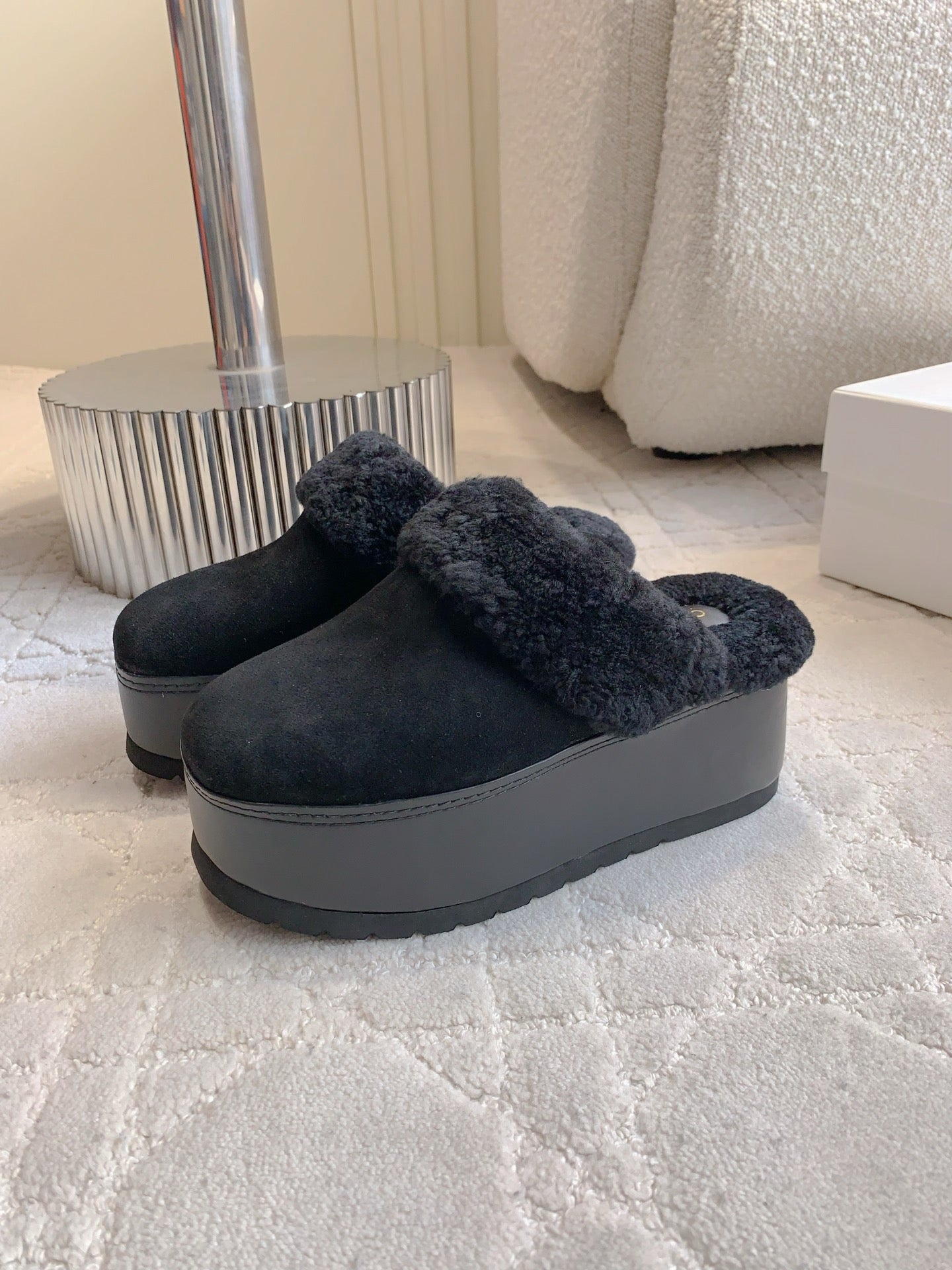 CELINE 25S DANA WEDGE MULE 70MM IN BLACK SUEDE CALFSKIN AND SHEARLING