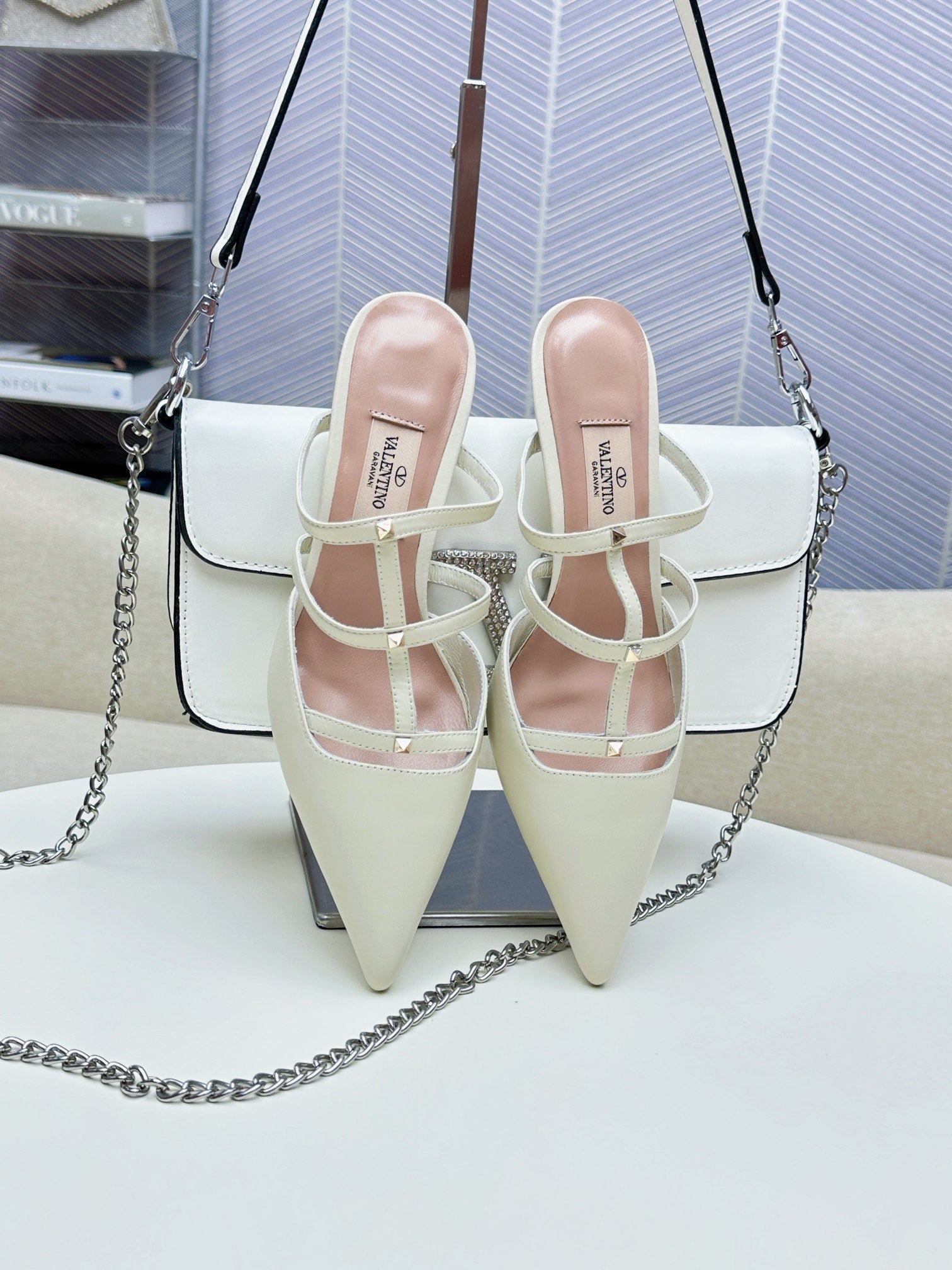 ROCKSTUD WISPY WHITE CALFSKIN MULE 60MM