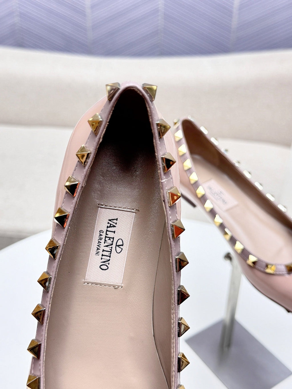 ROCKSTUD FLAT PUMP IN NUDE TAN CALFSKIN