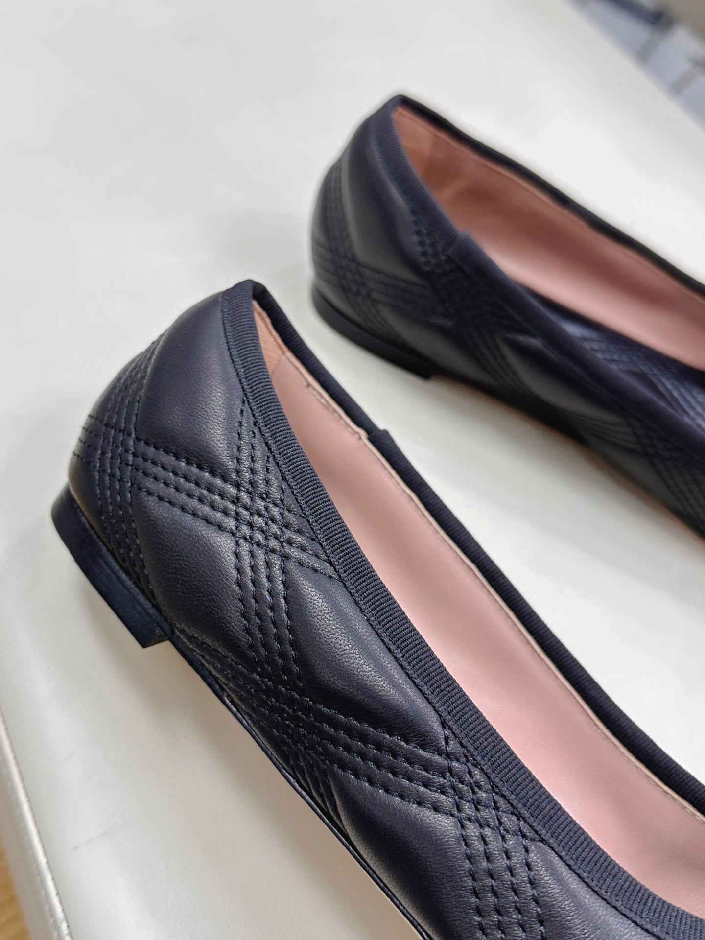 VLTN CLASSIC BALLET FLATS 25S IN BLACK CALFSKIN WITH BOW